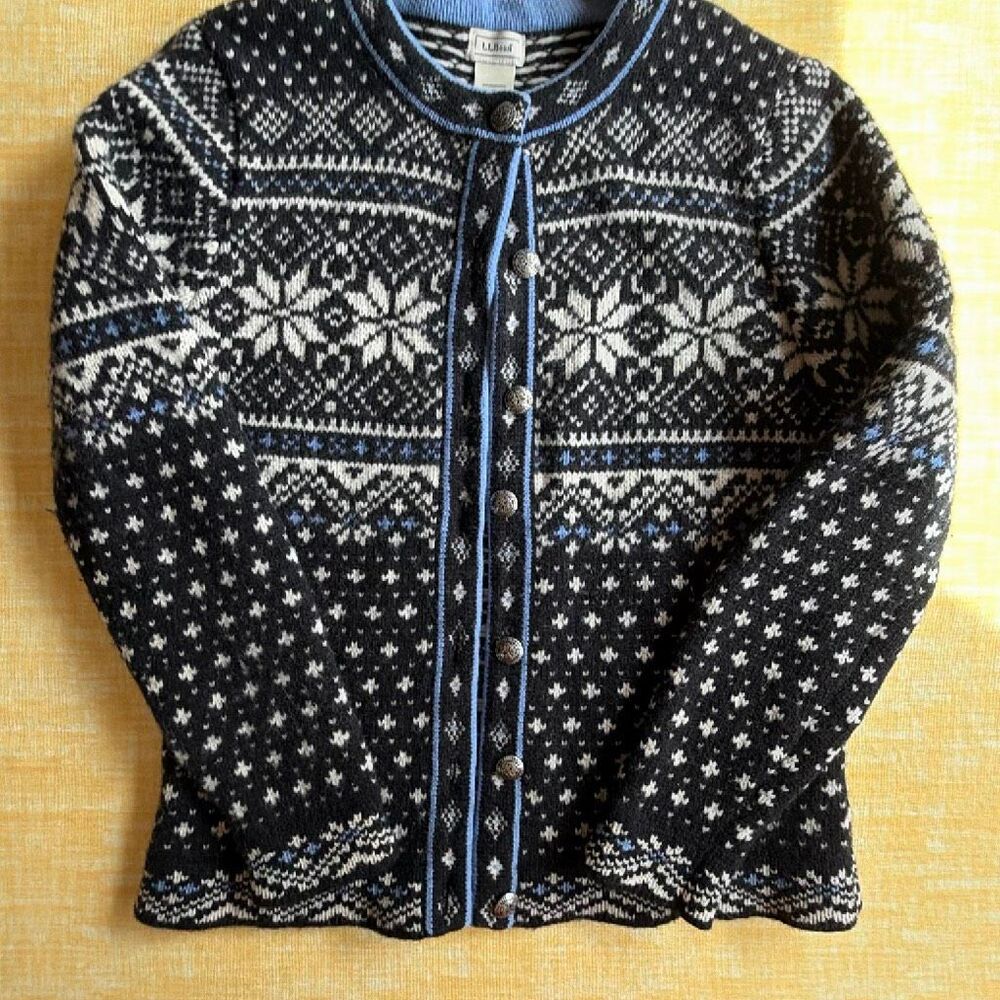 LL Bean Fair Isle Nordic Wool Cardigan Sweater Medium Black Blue Snowflake
